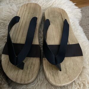 FEIT sandals fits up to 7